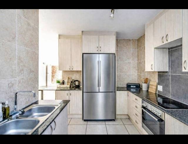 3 BEDROOM TOWNHOUSE FOR SALE IN BEDFORD GARDENS